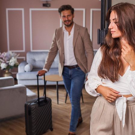 Resto Inn - Smart Apartamenty Blisko Energylandii Polwies Экстерьер фото