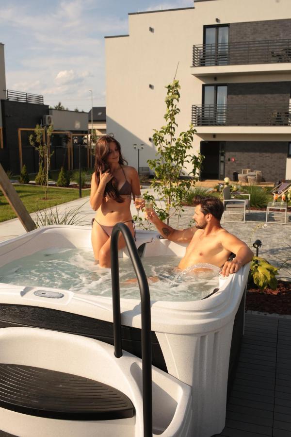 Resto Inn - Smart Apartamenty Blisko Energylandii Polwies Экстерьер фото